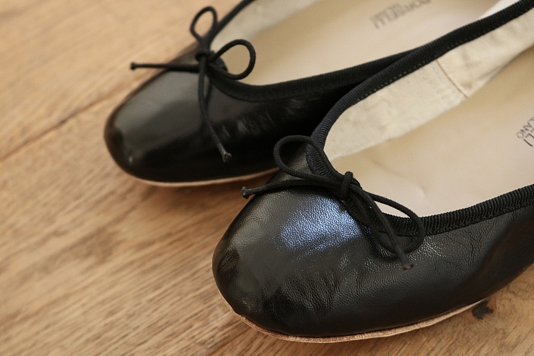 バレエシューズ