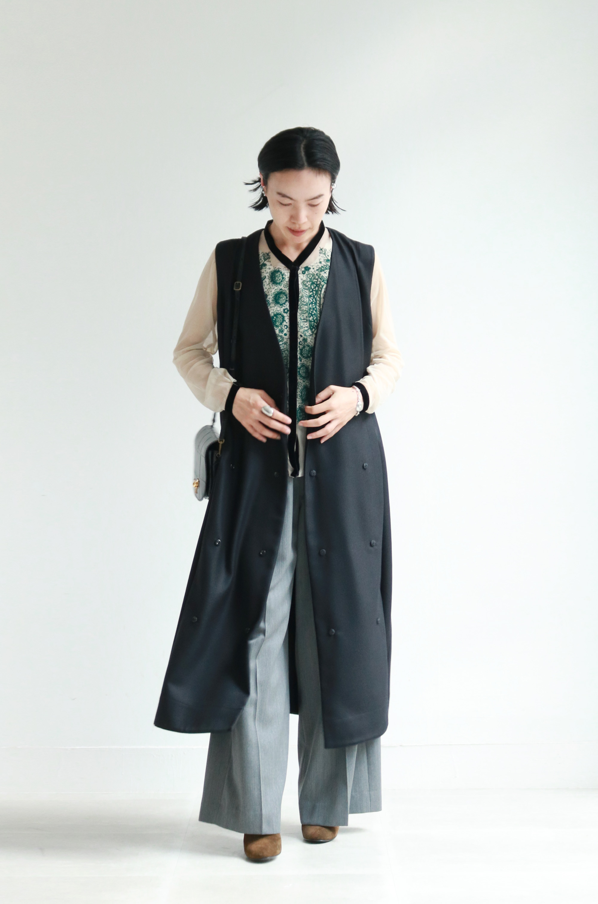 違った気分の発見│「フロックカーディガン」 - MADRIGAL（マドリガル）