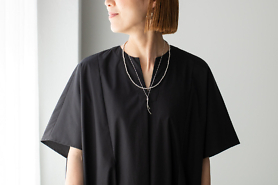 季節を旅するように｜「セナカドレス」